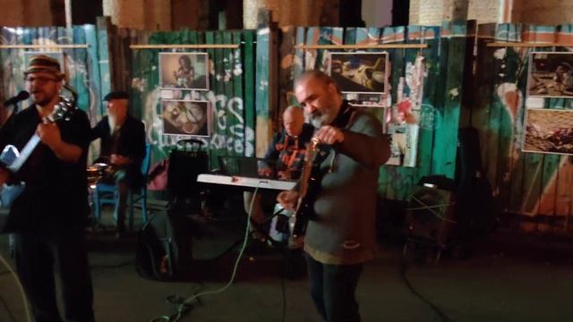 Kyshtym Boroda - The Lion Sleeps Tonight "Wimoweh" (cover) смотреть онлайн