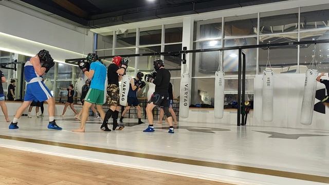 Varyag Fight Gym (Митино). Бокс 23.10.2024 #1 смотреть онлайн