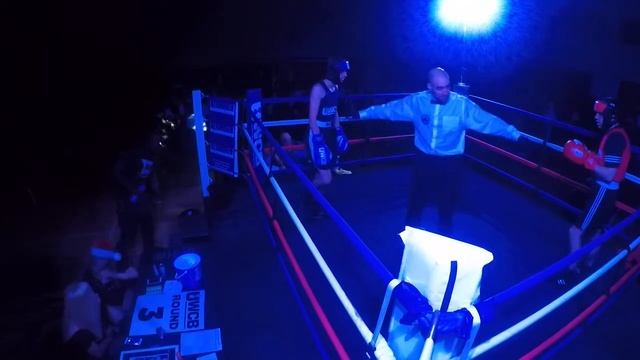 Ultra White Collar Boxing | Romford | Johnny Hackett VS George Chapman смотреть онлайн