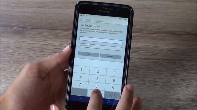 #Dica - Como Por Senha na Tela de Bloqueio do Windows 10 Mobile смотреть онлайн