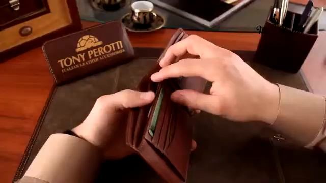 Кожаное портмоне мужское коричневое Tony Perotti Just 1656 A