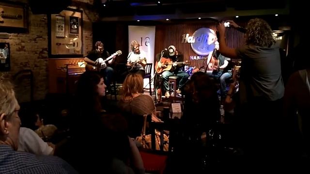 Dierks Bentley plays "Draw Me A Map" at Tin Pan South 2012 смотреть онлайн