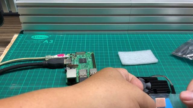 Raspberry Pi 3 CPU Temperature Test with / without Heatsink смотреть онлайн