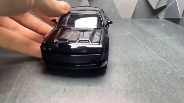 Металическая машинка Dodge Challenger смотреть онлайн