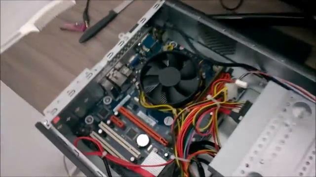 Unboxing HP 402 G1 Testando com Ubuntu смотреть онлайн