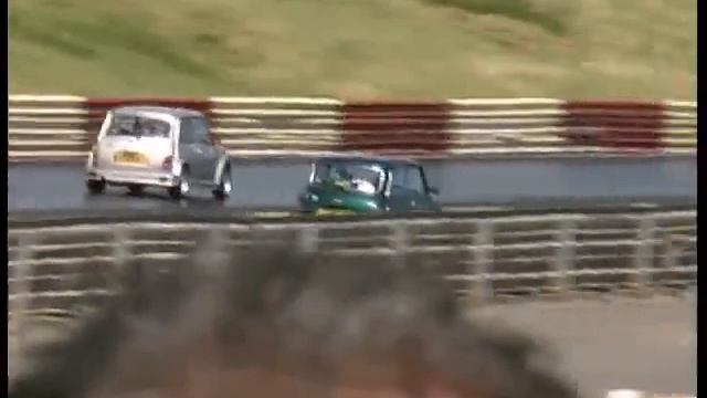 British Classic Mini Showdown Avon Park race way 2010.wmv смотреть онлайн