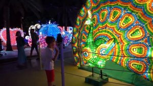 Диана и Рома - Приключения в парке развлечений Парк Динозавров и Светящийся парк в Дубае