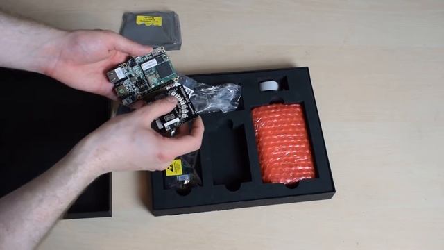 Android Things Maker Kit overview смотреть онлайн