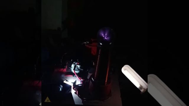Spark gap Tesla coil #teslacoil #sparkgap #hobbyproject #hobbyproject смотреть онлайн