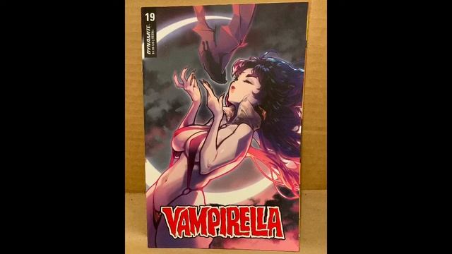 Cover Buy Haul! - buying comics online from Golden Apple Comics, Los Angeles, CA смотреть онлайн