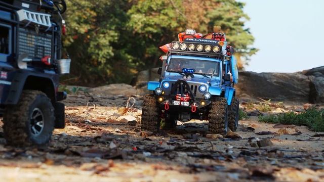 TRX4 DEFENDER & Jeep Wrangler Rubicon Coastal driving смотреть онлайн