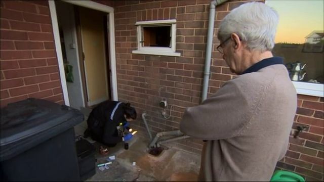 Break-in Britain Clip 2 смотреть онлайн