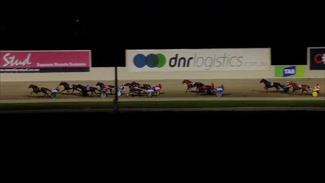 Melton 180217 Race 7 Kate Gath on Clover Mac winning the SEW Eurodrive Trotters Handicap смотреть онлайн