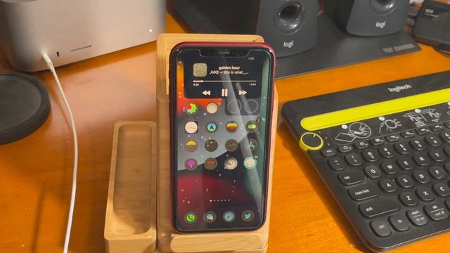 How to get the Dynamic Island on older iPhones [DynamicPeninsula] смотреть онлайн
