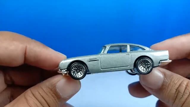 Unboxing dan Review aston Martin 1963 DB5 Hot wheels Diecast смотреть онлайн