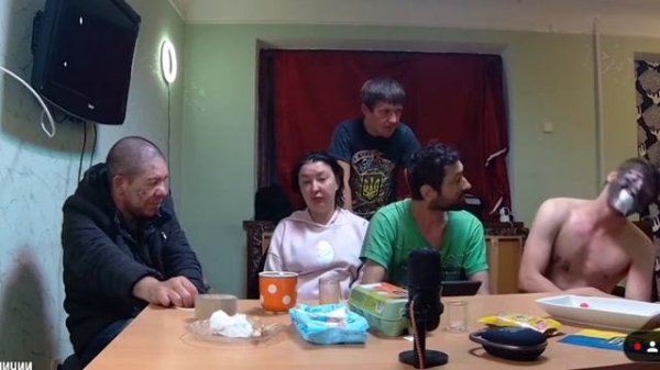 ЛЕХЕ ЗАКЛЕИЛИ РОТ СКОТЧЕМ