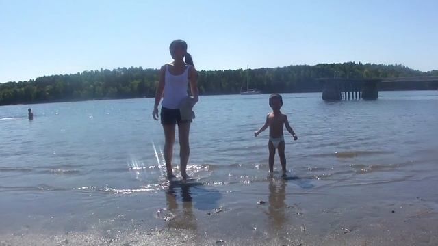 Huy 2,5 years old toddler at Hvalstrand смотреть онлайн