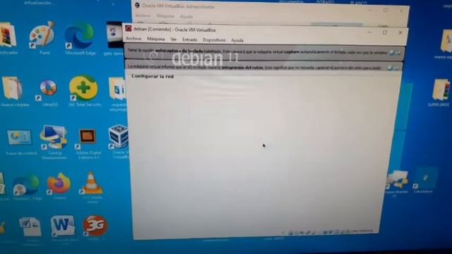 Como descargar Virtual box y Debían para sistema operativo de 32 bits смотреть онлайн
