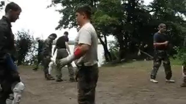 Удар ногой и открытие ножа. Задерновский Д.А.