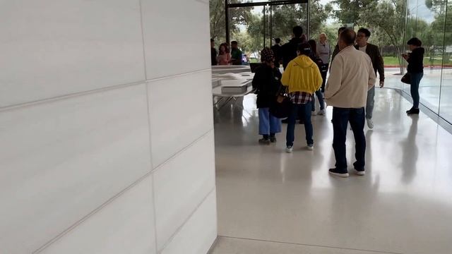VLOG - Apple's Campus Visit in Cupertino, California смотреть онлайн
