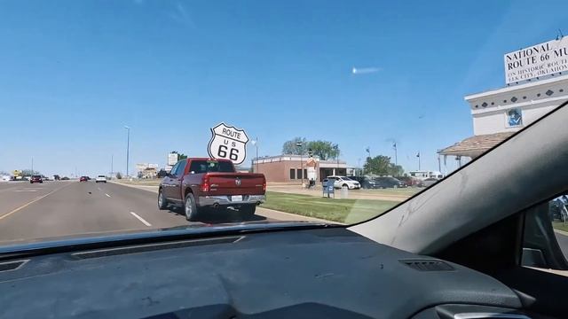 Visiting the famous Cadillac Ranch on Route 66 // Day 6 pt.1 смотреть онлайн