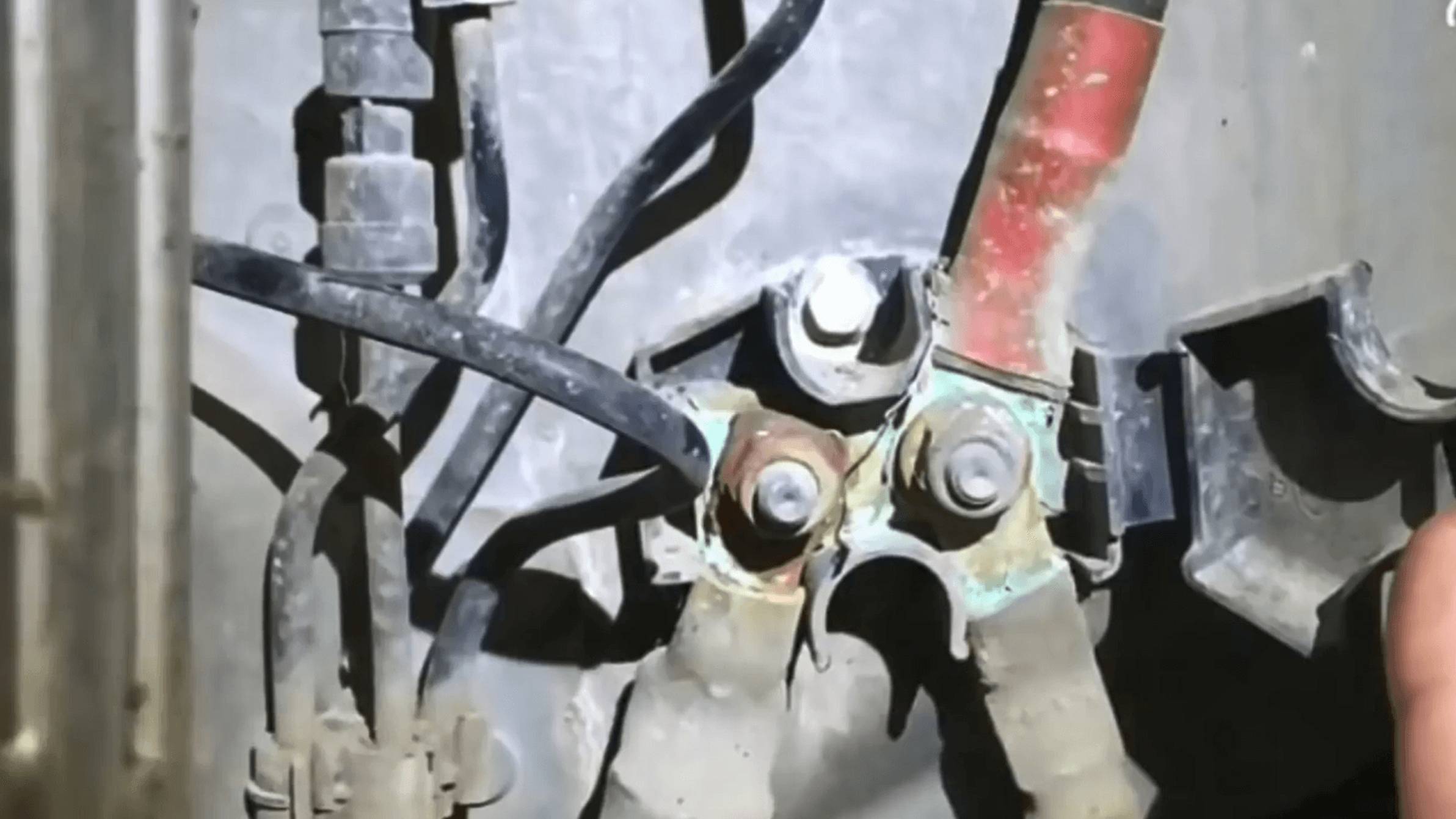 Рендж Ровер не заводится! Проверьте клеммы. смотреть онлайн