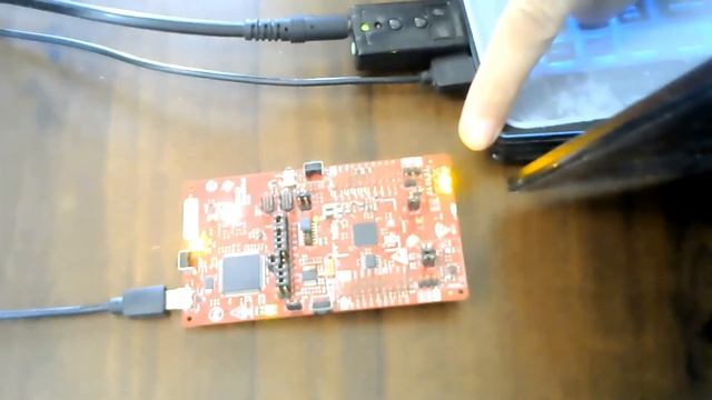 Texas Instrument (TI) CC3220SF LaunchPad unboxing and running a demo application смотреть онлайн