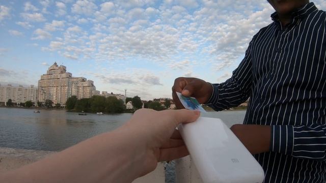 GIVING A PALAROID PHOTO TO STRANGERS IN MINSK | STREET PHOTOGRAPHER смотреть онлайн