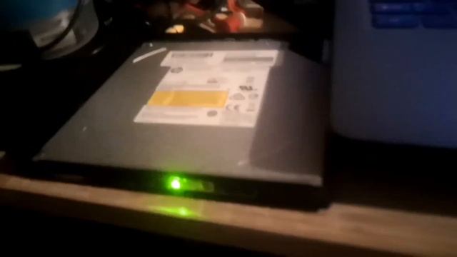 time lapse of me installing Linux mint on acer aspire one смотреть онлайн