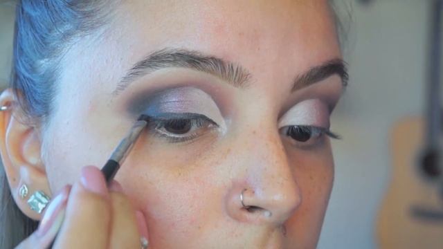 Semi Cut Crease com paleta Catharine Hill | Julieth Silva смотреть онлайн