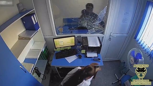 Robber Shows What Security Theater Does to Protect Employees | Active Self Protection смотреть онлайн