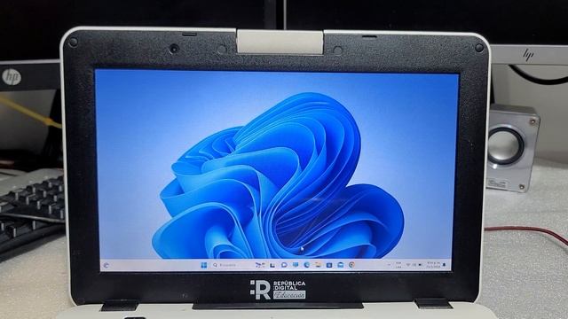Windows 10 vs Windows 11 en PC Vieja 4GB RAM y un Procesador de 1.10GHz ✅Comparando Rendimiento смотреть онлайн