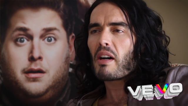 Russell Brand - Intro to "London Calling" смотреть онлайн