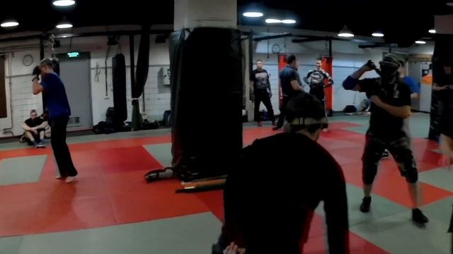 Ножи, мачете, палки, шесты, трости, копья. Оружейный ковёр N13. смотреть онлайн