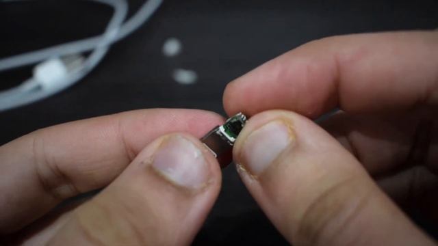Why is your iPhone Lightning Cable Always Breaking? - Taken Apart Teardown смотреть онлайн