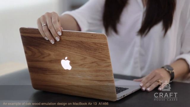 How to Apply a MacBook Case? | Wood Emulation MacBook case | Protective Plastic Cover for MacBook смотреть онлайн