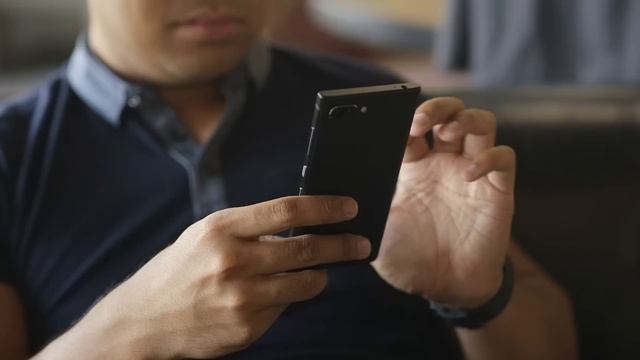 BlackBerry KEY2 Review смотреть онлайн