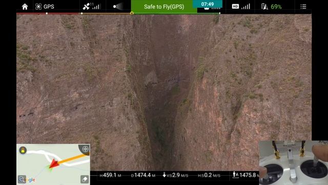 Phantom 4 Flight: discovering ABANDONED Ruta de las Ventanas (tunnels with windows) from OUTSIDE смотреть онлайн