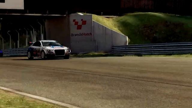 Grid Autosport abusando nas curvas com RS5 смотреть онлайн
