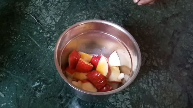 Apple Milkshake/Apple juice/How To Make Easy Apple Milkshake/सफरचंद मिल्कशेक रेसिपी.. смотреть онлайн