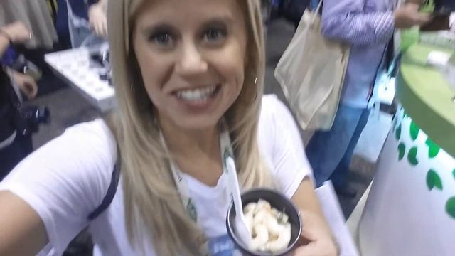 Natural Products Expo West 2015 - Day 3 :: The So Abby Show смотреть онлайн