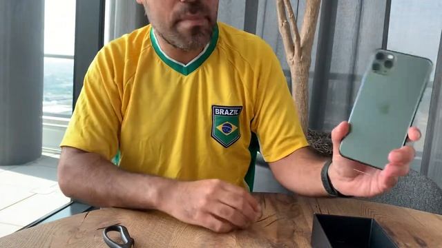 Unboxing of the new Midnight Green IPhone 11 Pro Max смотреть онлайн