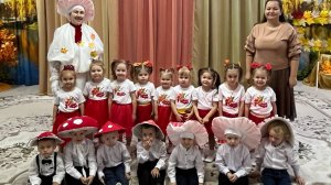 Праздник осени в младшей группе "Волшебники".