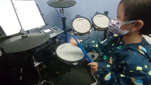Asher L || Apple & bananas || Drum cover || 3 years old смотреть онлайн