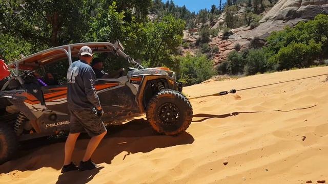 Jeep WK on the Barracks trail, southern Utah смотреть онлайн