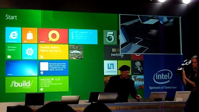 Windows 8 Demo with Touch and Nikiski Seethrough Notebook смотреть онлайн