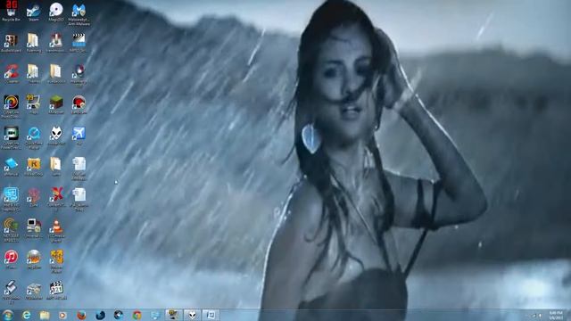 Windows 7 With Selena Gomez as Desktop Wallpaper смотреть онлайн