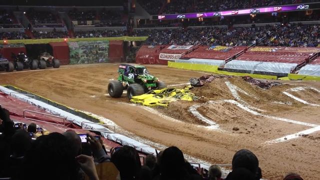 Monster Jam - IPhone 4s Video Test смотреть онлайн