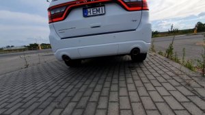 Dodge Durango 5.7 HEMI exhaust sound. original exhaust R/T