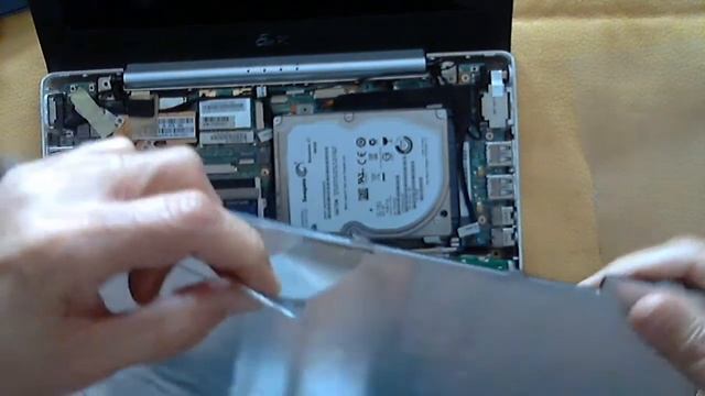 netbook ASUS eee PC 1018P - smontaggio.Dismounting and repair. Doesn't work keyboard and touchpad. смотреть онлайн